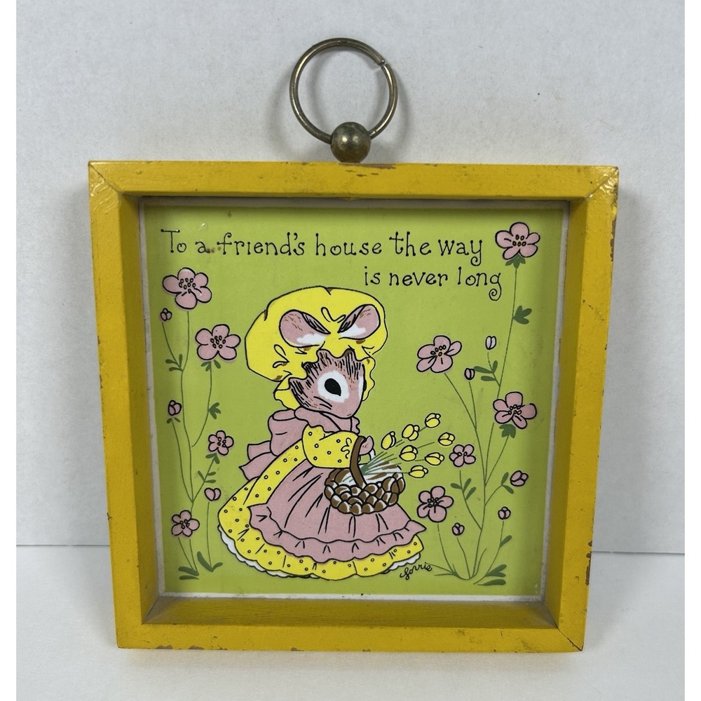 Vintage Friendship Hanging Wall Plaque Mouse Flowers Green Yellow 5"x5"